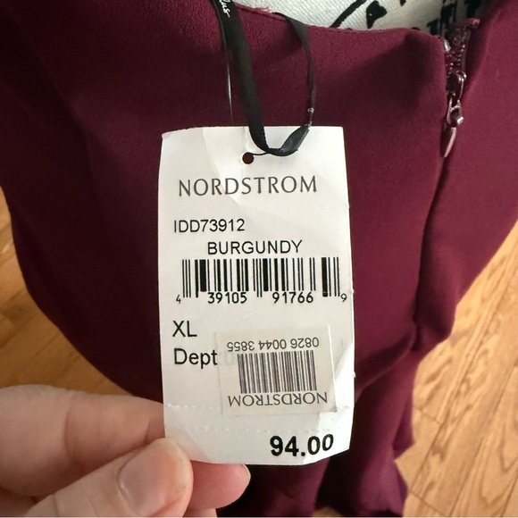 NWT Lulu’s Slice Of Joy Burgundy Halter Maxi Dress XL - Picture 9 of 11